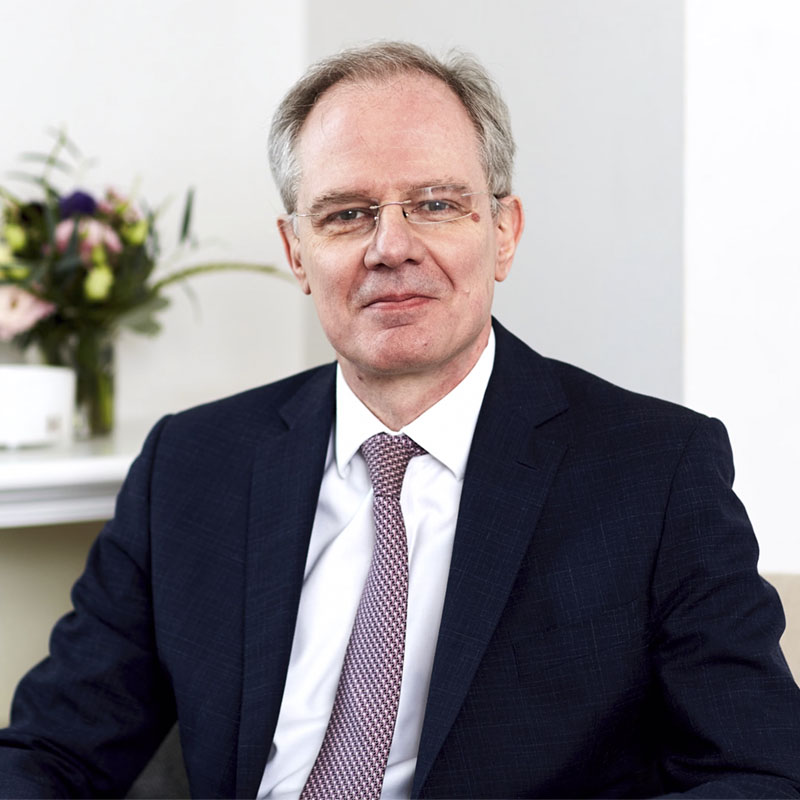 Dr. Oliver Bernath